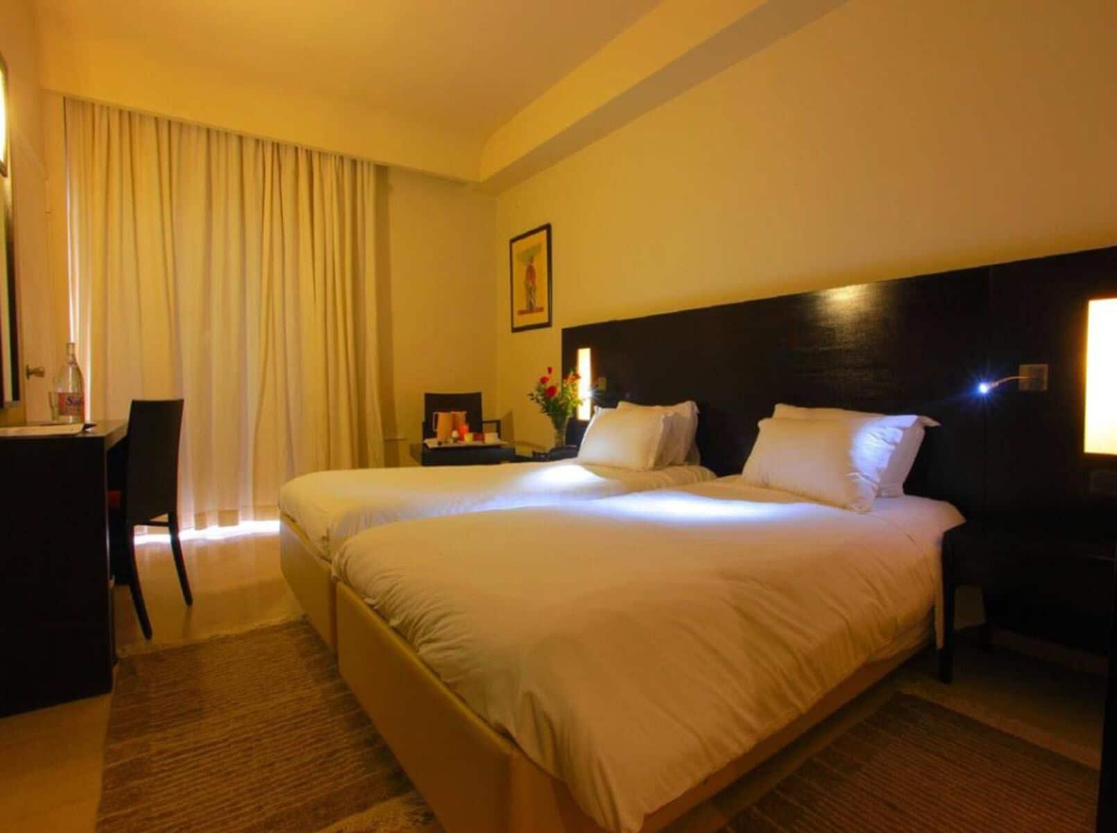 Ambassadeurs Hotel Tunis Bagian luar foto