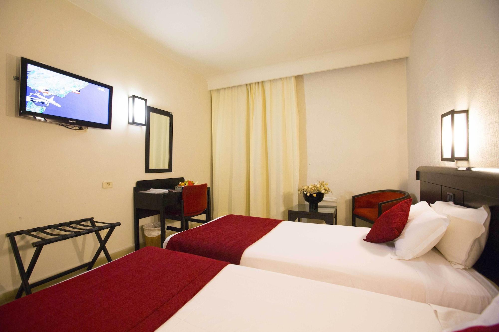 Ambassadeurs Hotel Tunis Bagian luar foto