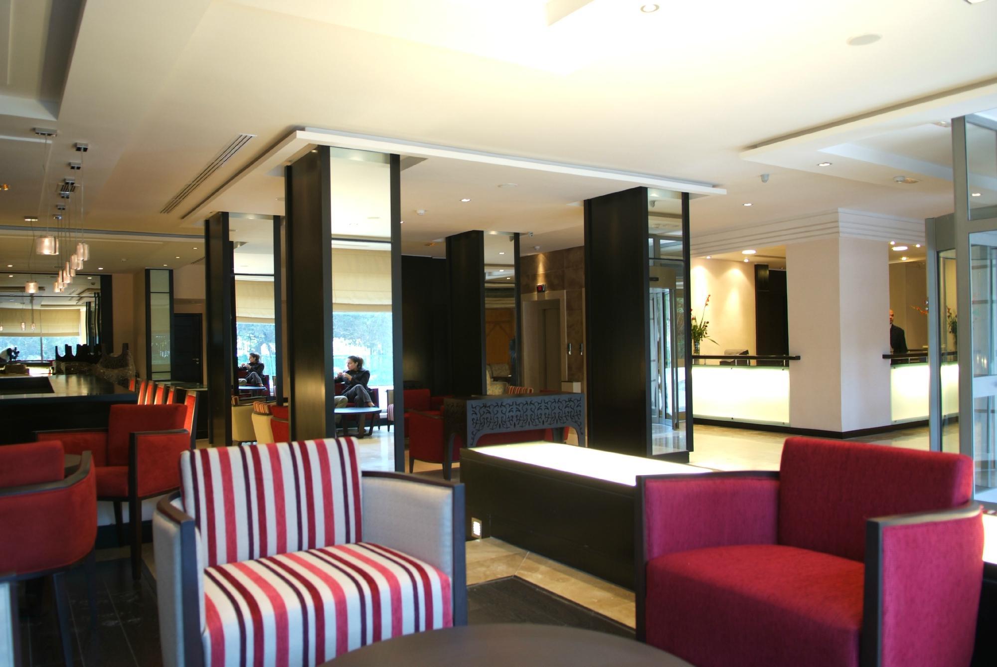 Ambassadeurs Hotel Tunis Bagian luar foto
