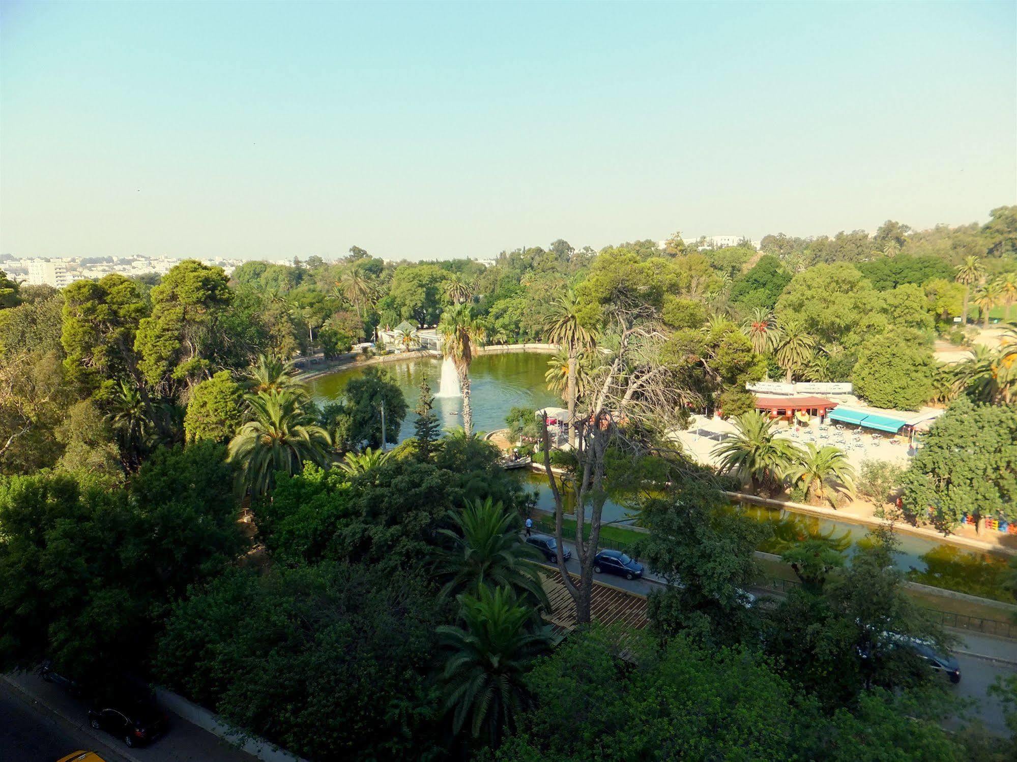 Ambassadeurs Hotel Tunis Bagian luar foto