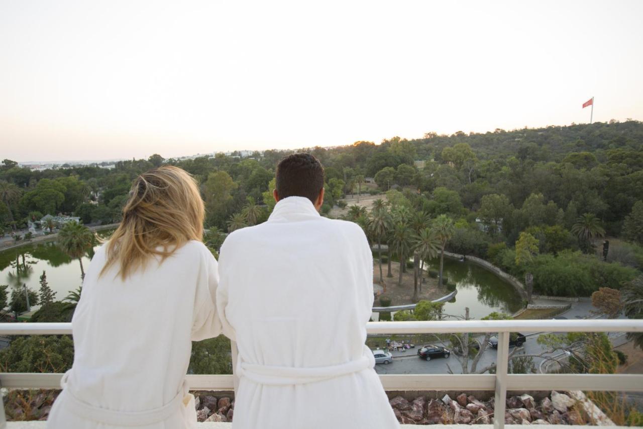 Ambassadeurs Hotel Tunis Bagian luar foto